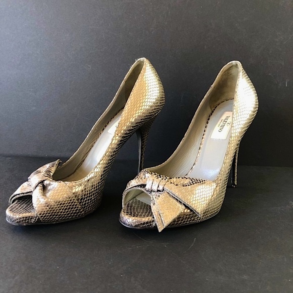 Valentino gunmetal silver snakeskin stiletto heels 37.5